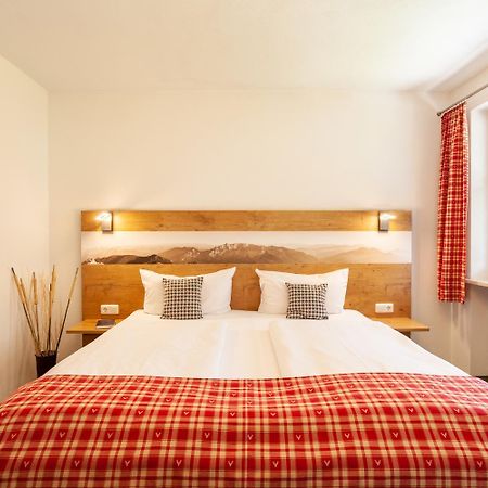 Hotel Lustiger Hirsch Akams Zewnętrze zdjęcie