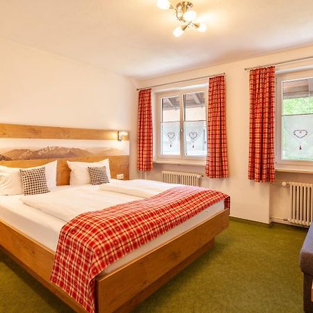 Hotel Lustiger Hirsch Akams Zewnętrze zdjęcie