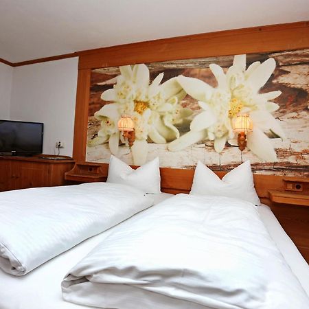Hotel Lustiger Hirsch Akams Zewnętrze zdjęcie