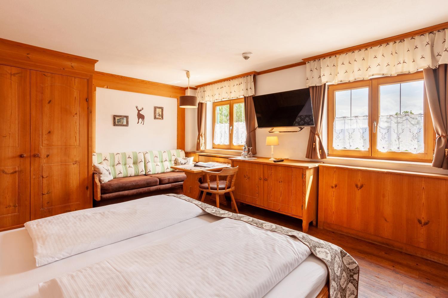 Hotel Lustiger Hirsch Akams Zewnętrze zdjęcie