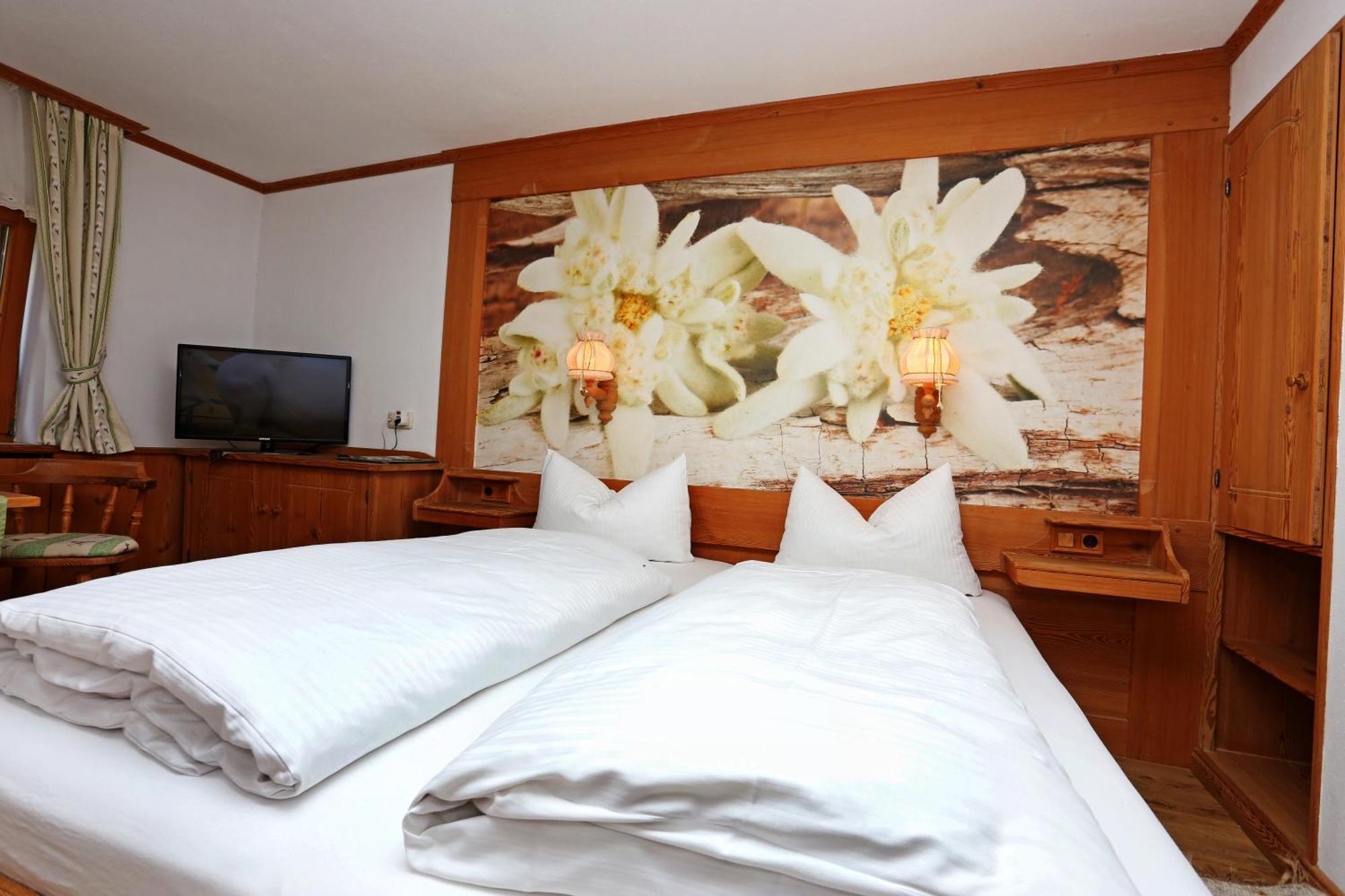 Hotel Lustiger Hirsch Akams Zewnętrze zdjęcie
