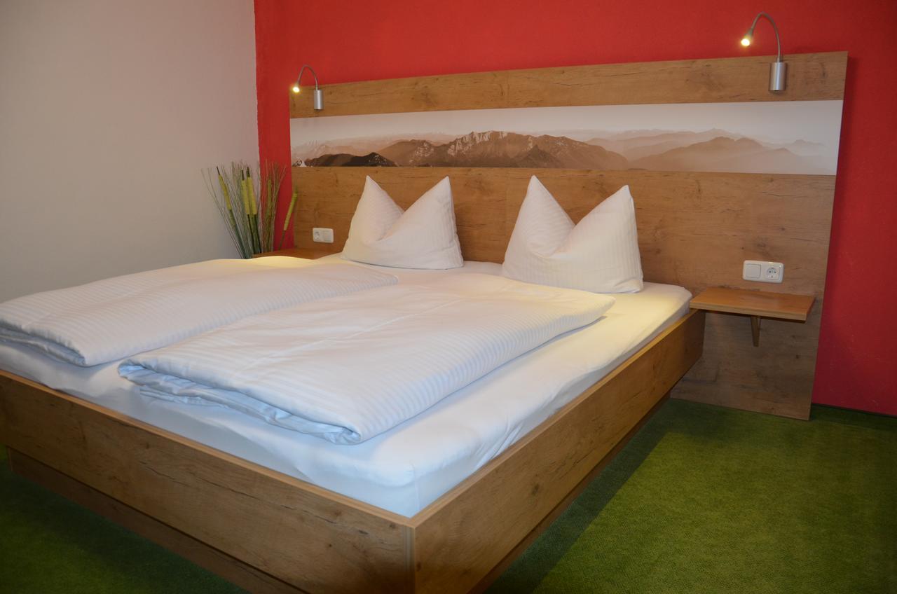 Hotel Lustiger Hirsch Akams Zewnętrze zdjęcie