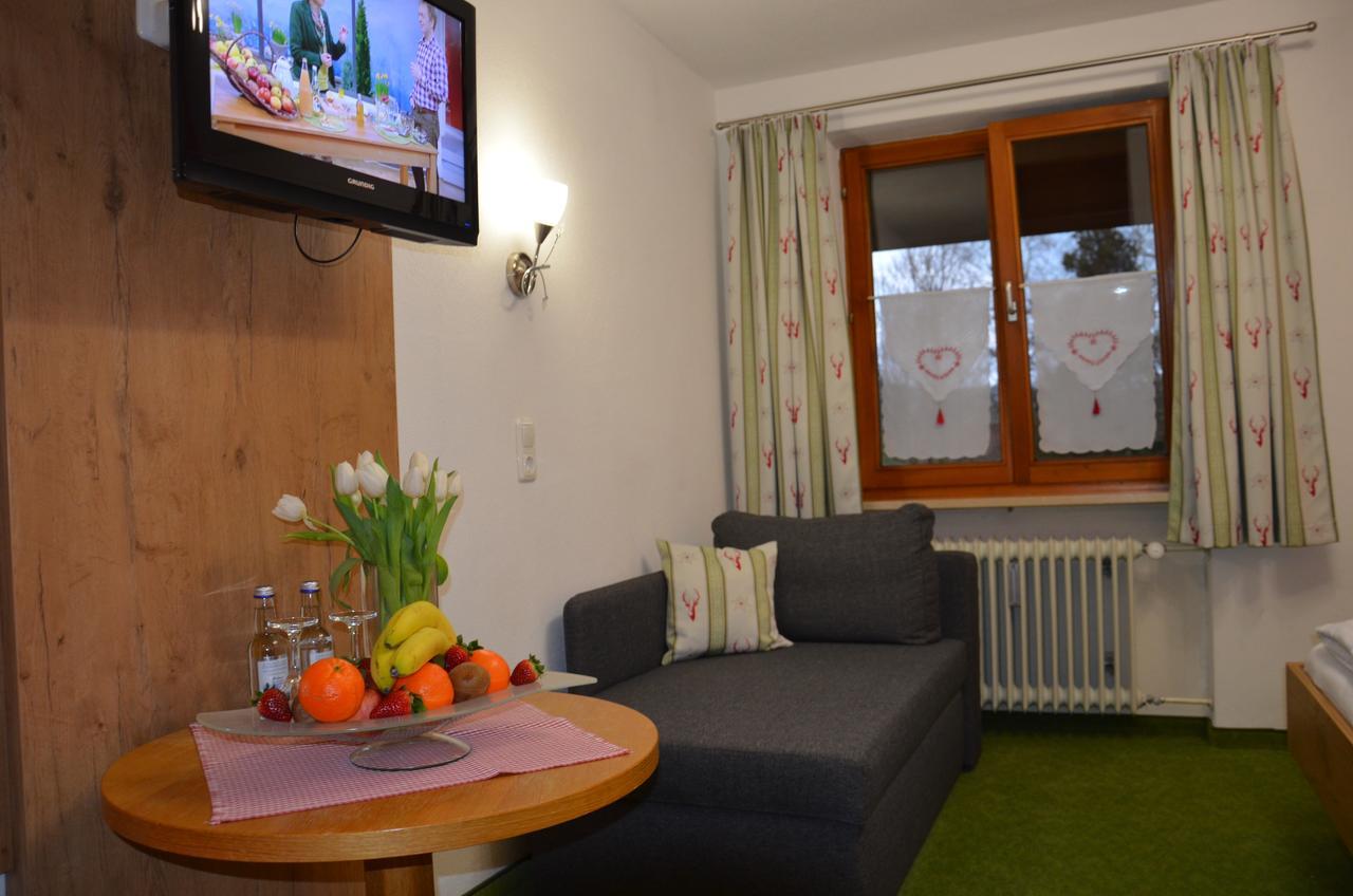 Hotel Lustiger Hirsch Akams Zewnętrze zdjęcie