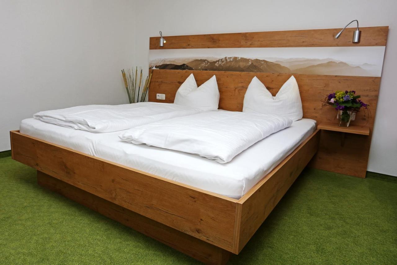 Hotel Lustiger Hirsch Akams Zewnętrze zdjęcie