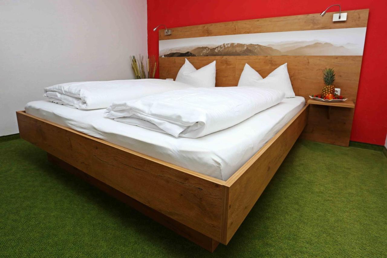 Hotel Lustiger Hirsch Akams Zewnętrze zdjęcie