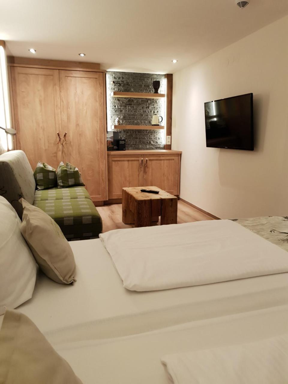 Hotel Lustiger Hirsch Akams Zewnętrze zdjęcie